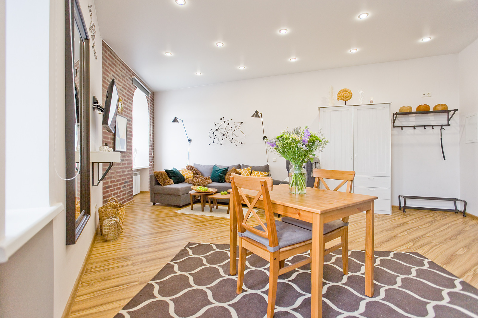 Светлая квартира-студия