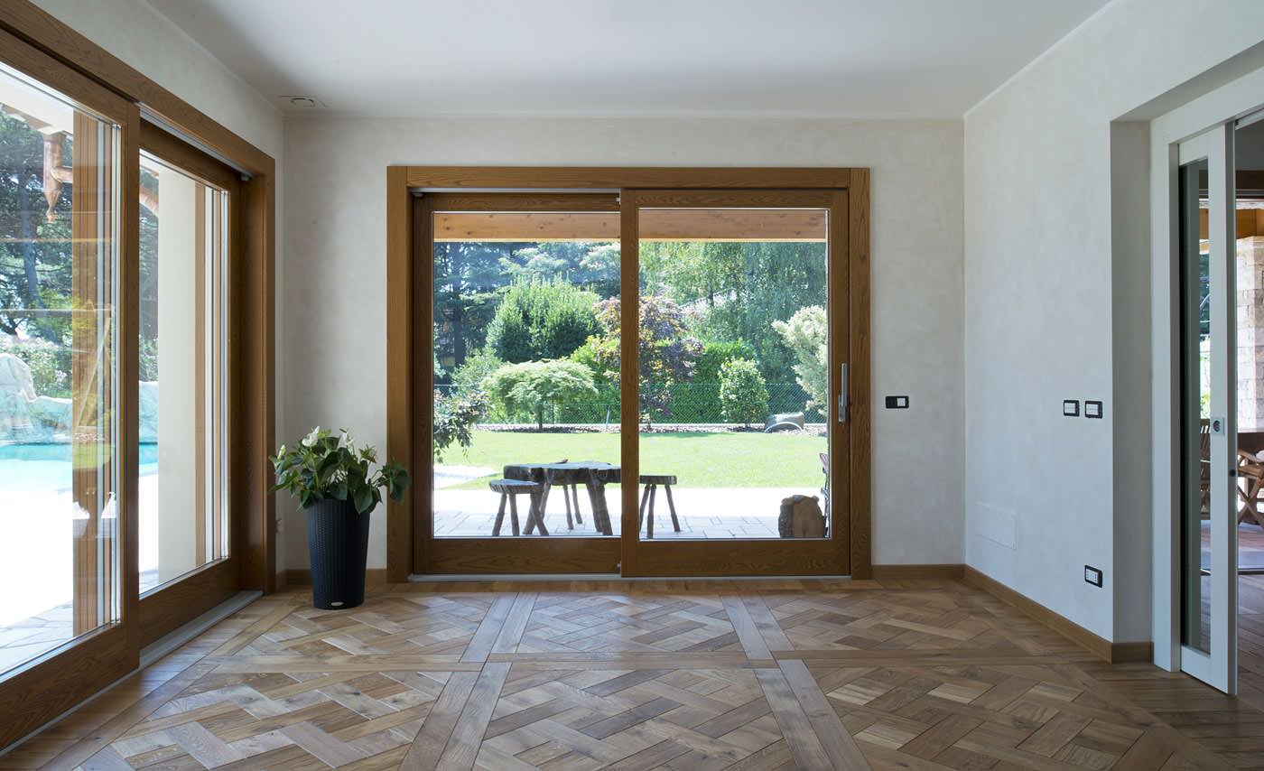 Обложка альбома: раздвижные порталы