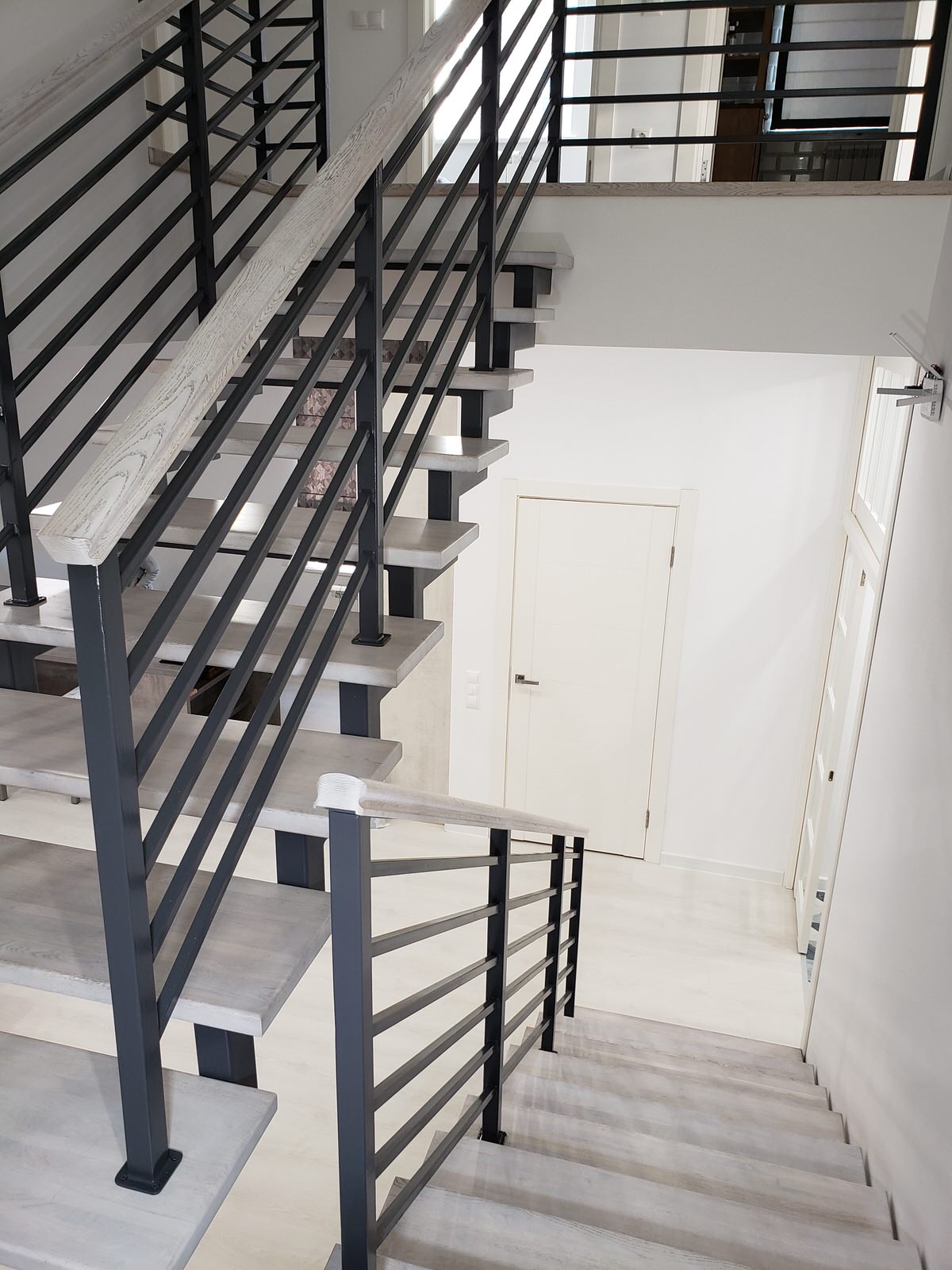 Лестница в стиле минимализм