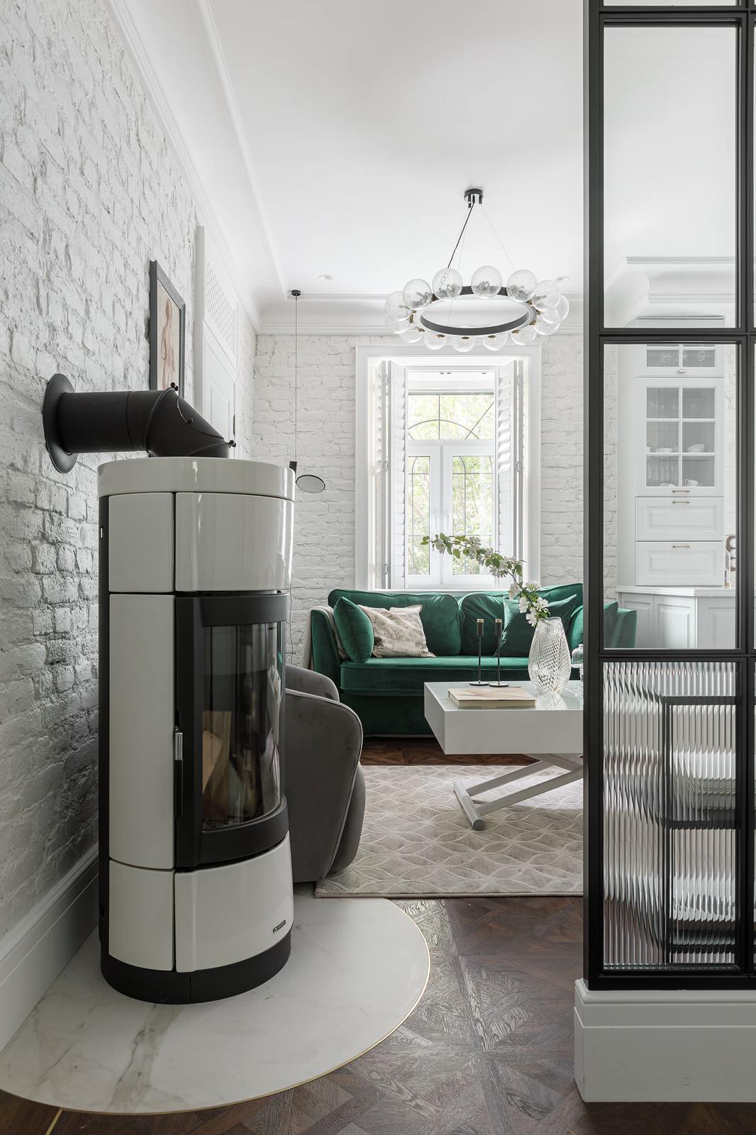 Обложка альбома: Living Room