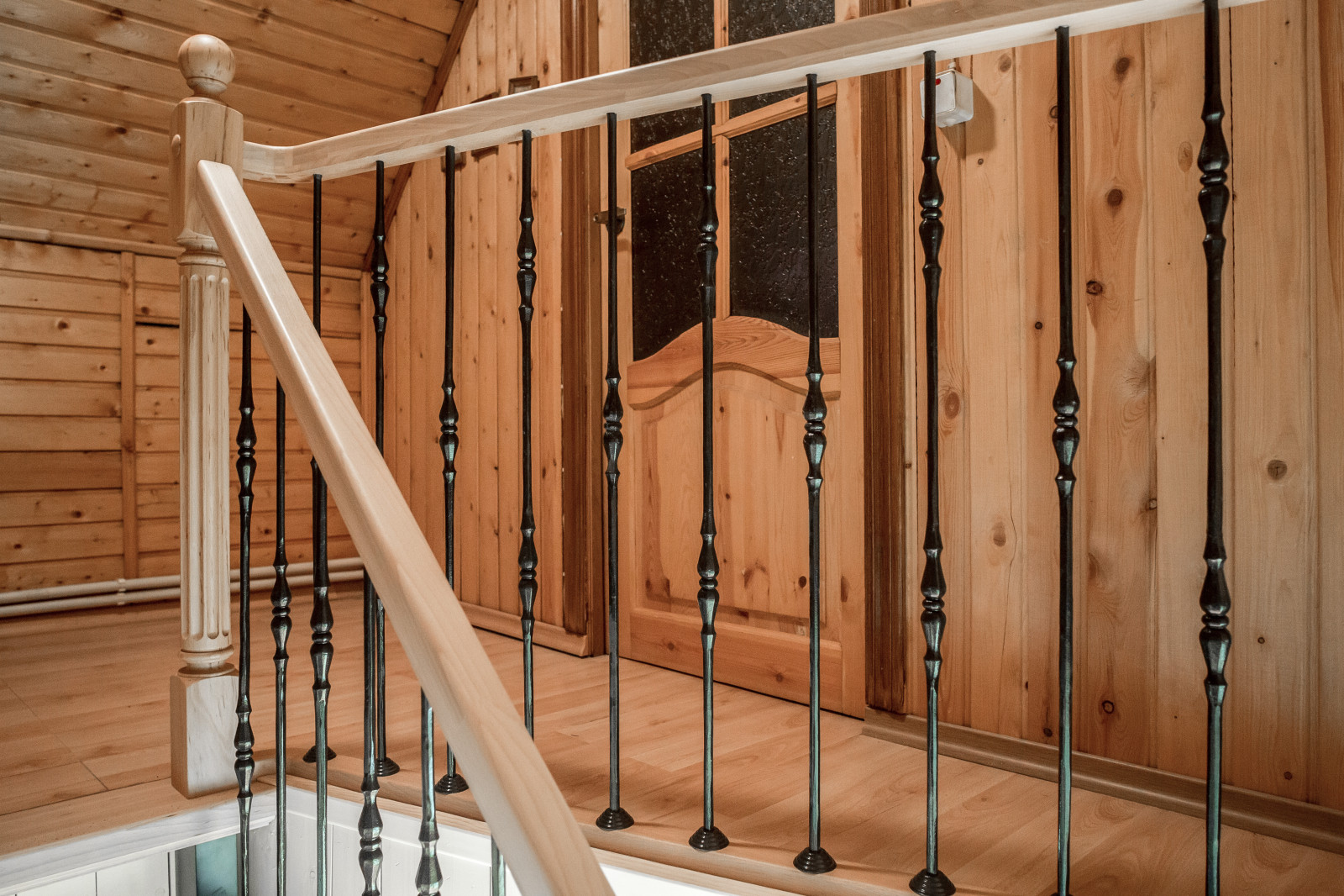 Проект 18 - Деревянная лестница из бука для НТВ