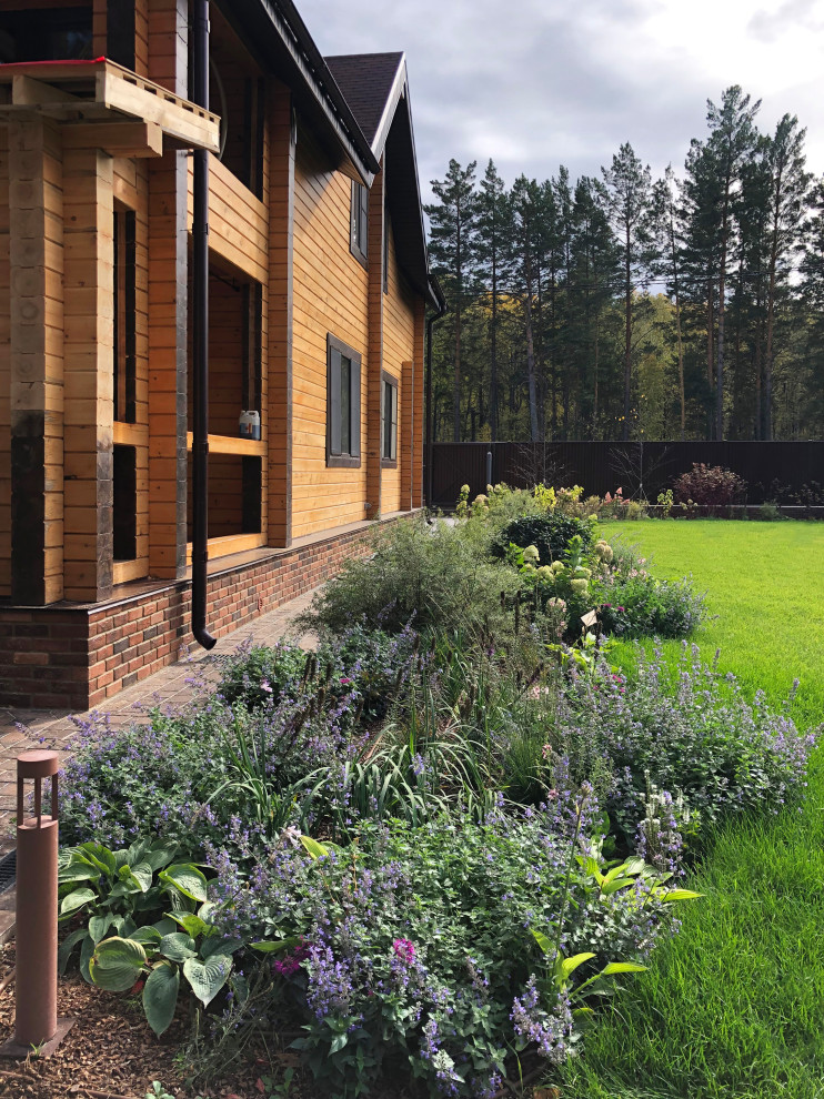 Усадьба на краю леса