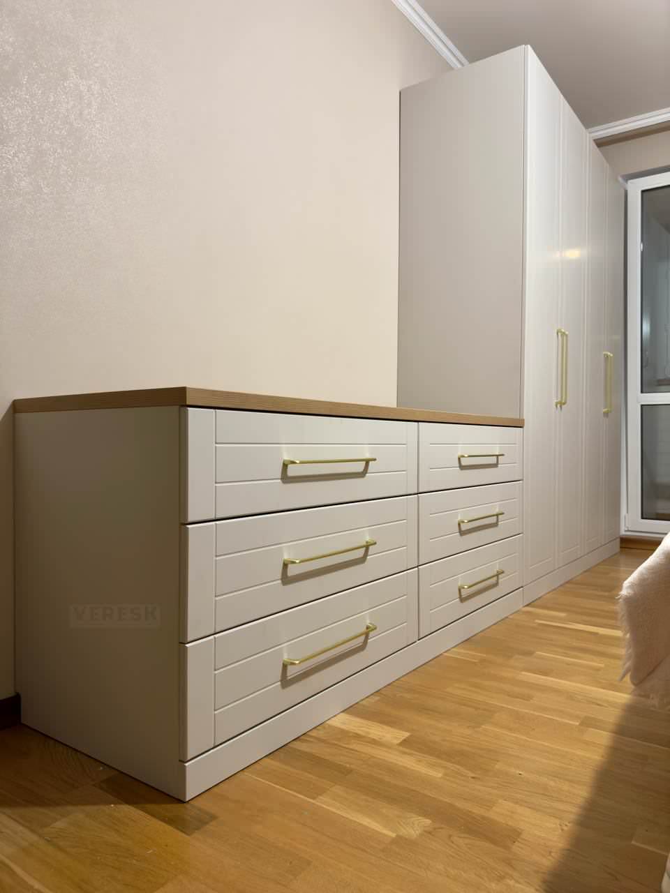 Тумбы и комоды