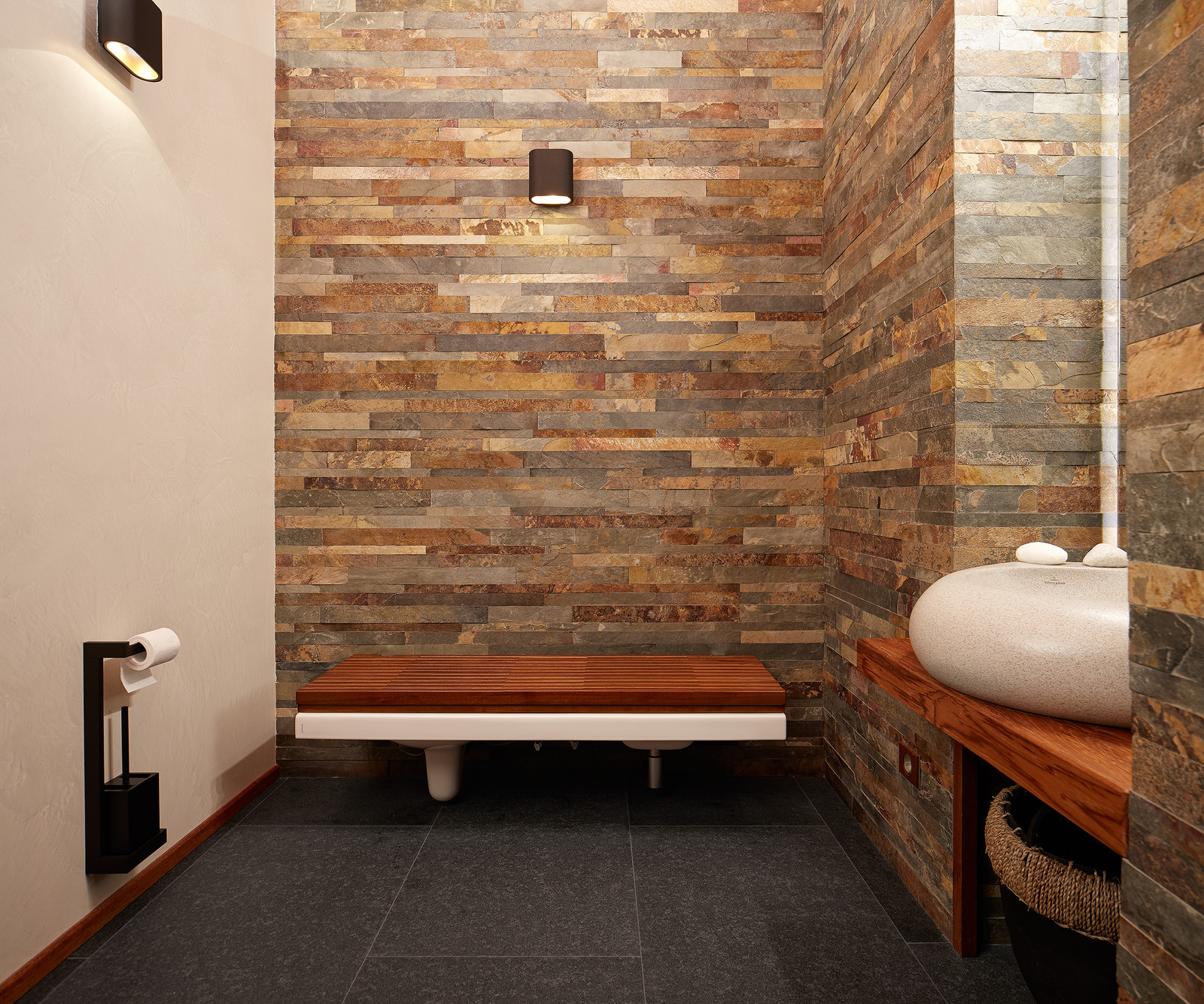 Дом на реке | Barn by a River