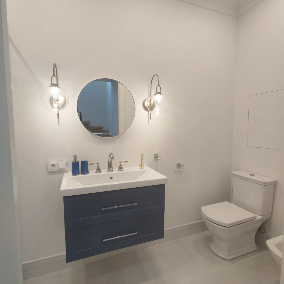 Двухуровневая светлая квартира в неоклассическом стиле