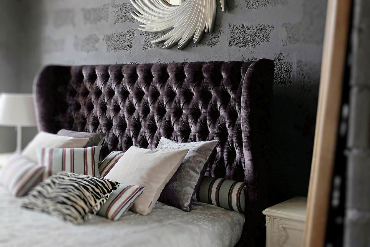 Обложка проекта: кровать  Манчестер