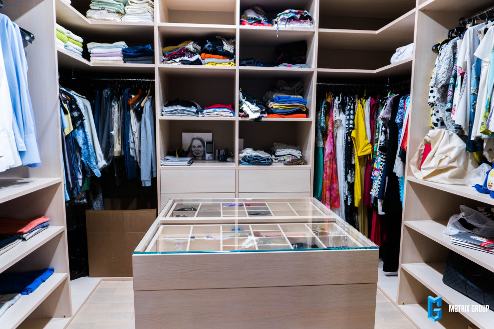 Корпусная мебель для всех жилых зон в ЖК Мономах