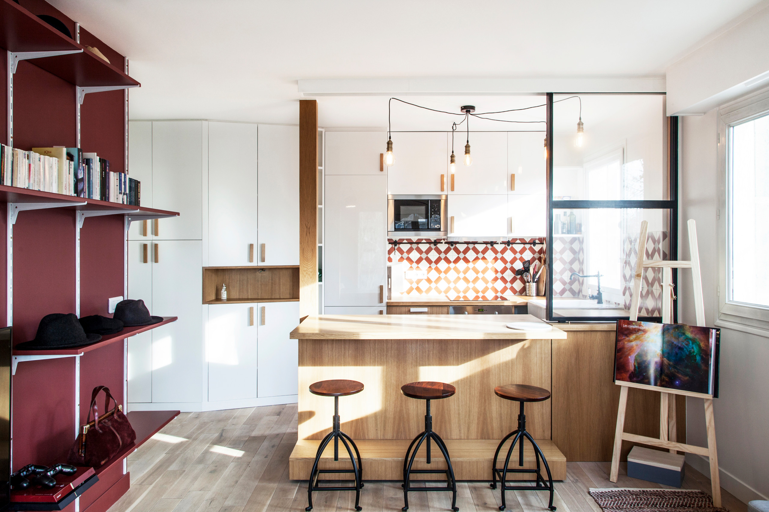 До и после: Микроапартаменты с причудливой стеной-столом