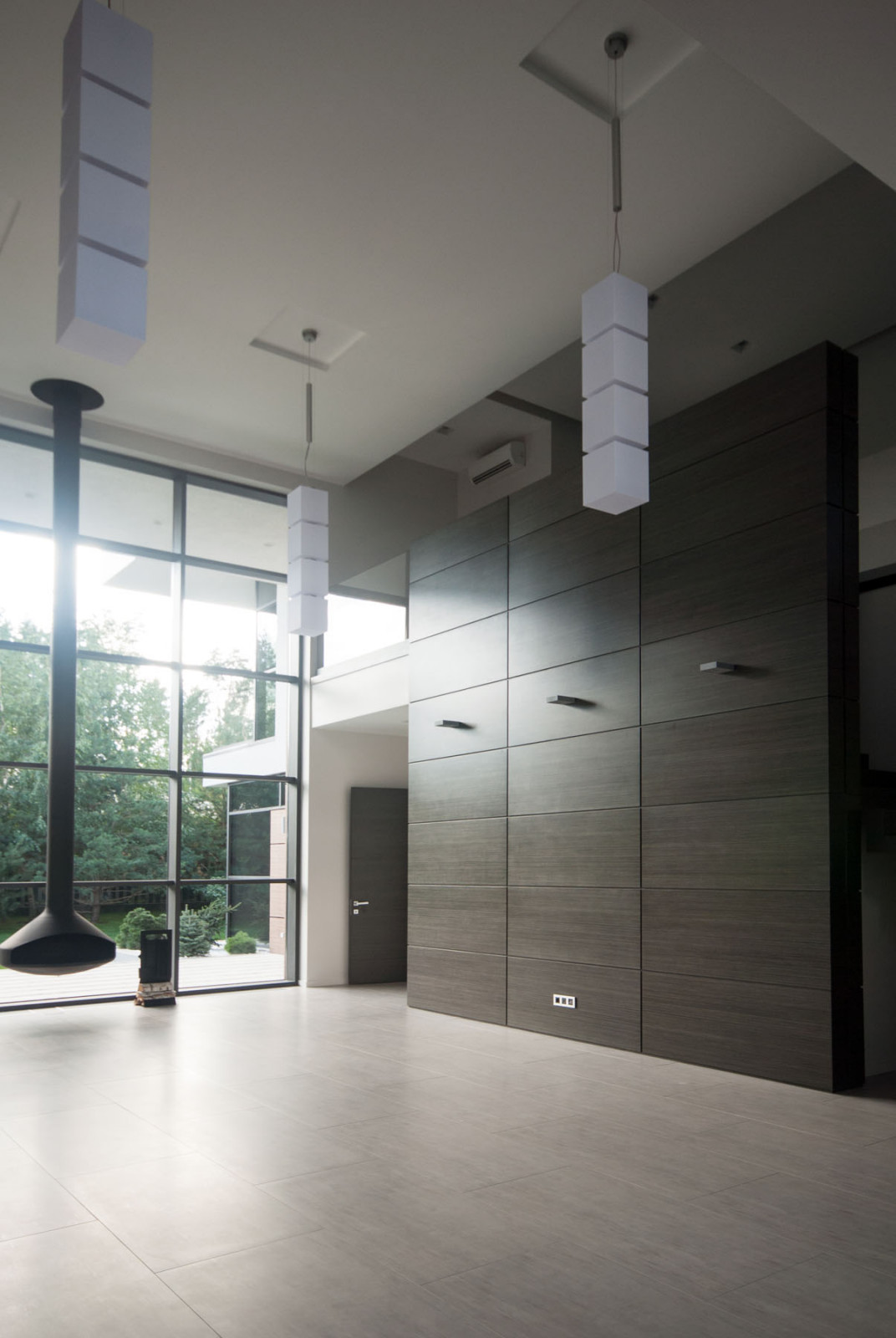 Остекление коттеджа в поселке БЕНИЛЮКС на алюминиевой системе REYNAERS