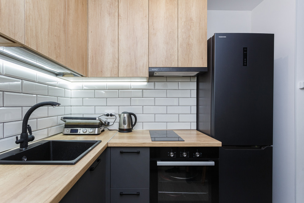 Кухня современная в двух цветах