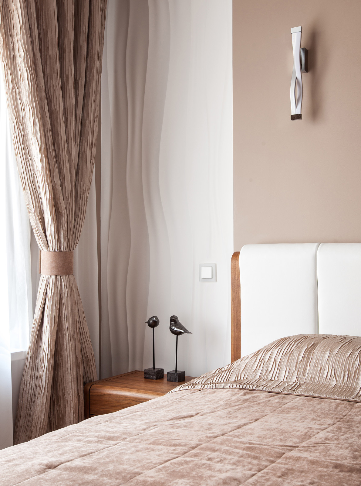 Квартира цвета ультрафиолет. Интерьер в цвете 2018 года.