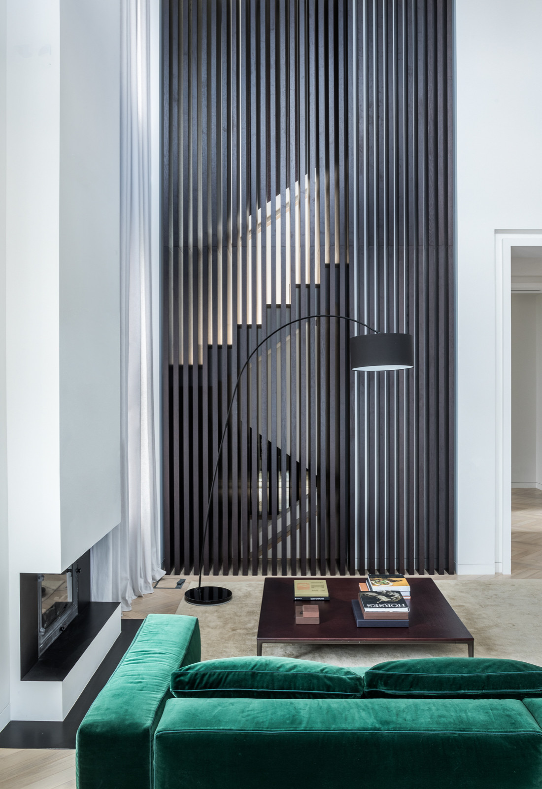 Houzz тур: Дом с рабочей кухней, отдельной игровой и кинозалом