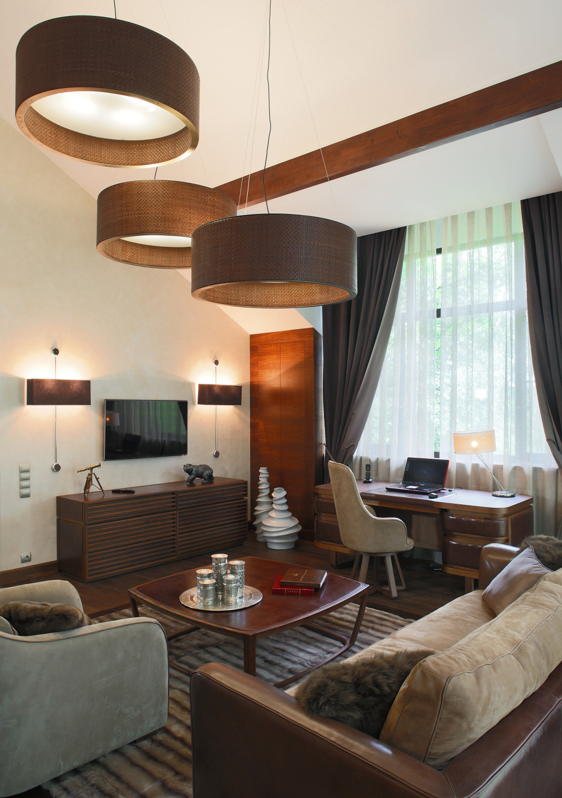 Дом в поселке "Жуковка" на Рублево-Успенском шоссе.