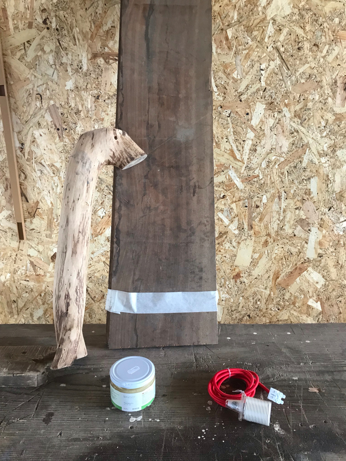 Обложка проекта: Настольная лампа