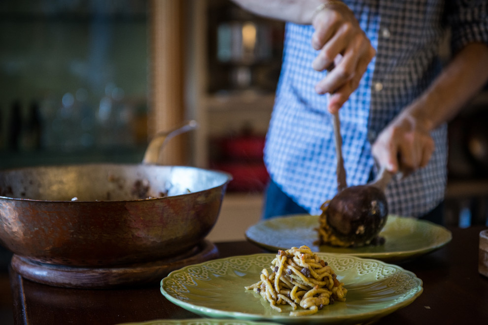 Houzz Италия: Шеф-повар готовит пасту в своем палаццо