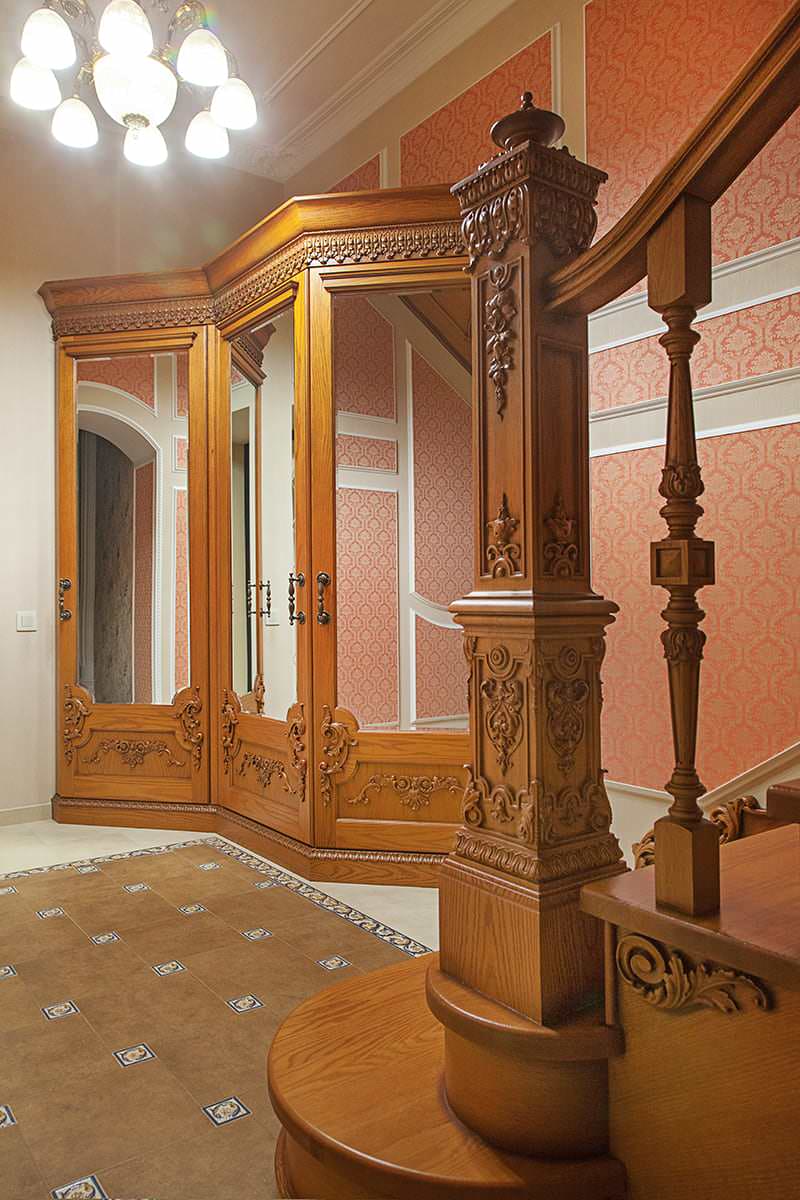 Обложка проекта: Торжественная лестница