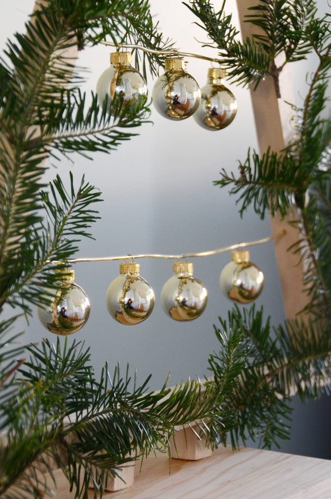 Своими руками: Настольная ёлка из подручных материалов