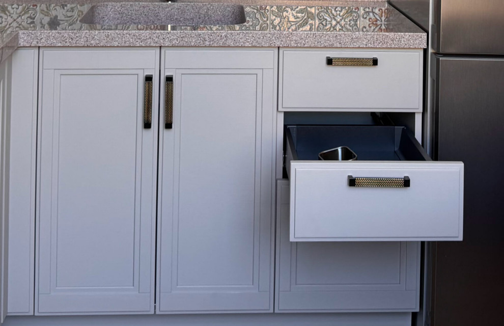 Кухня Фреда из массива дерева в цвете Экрю