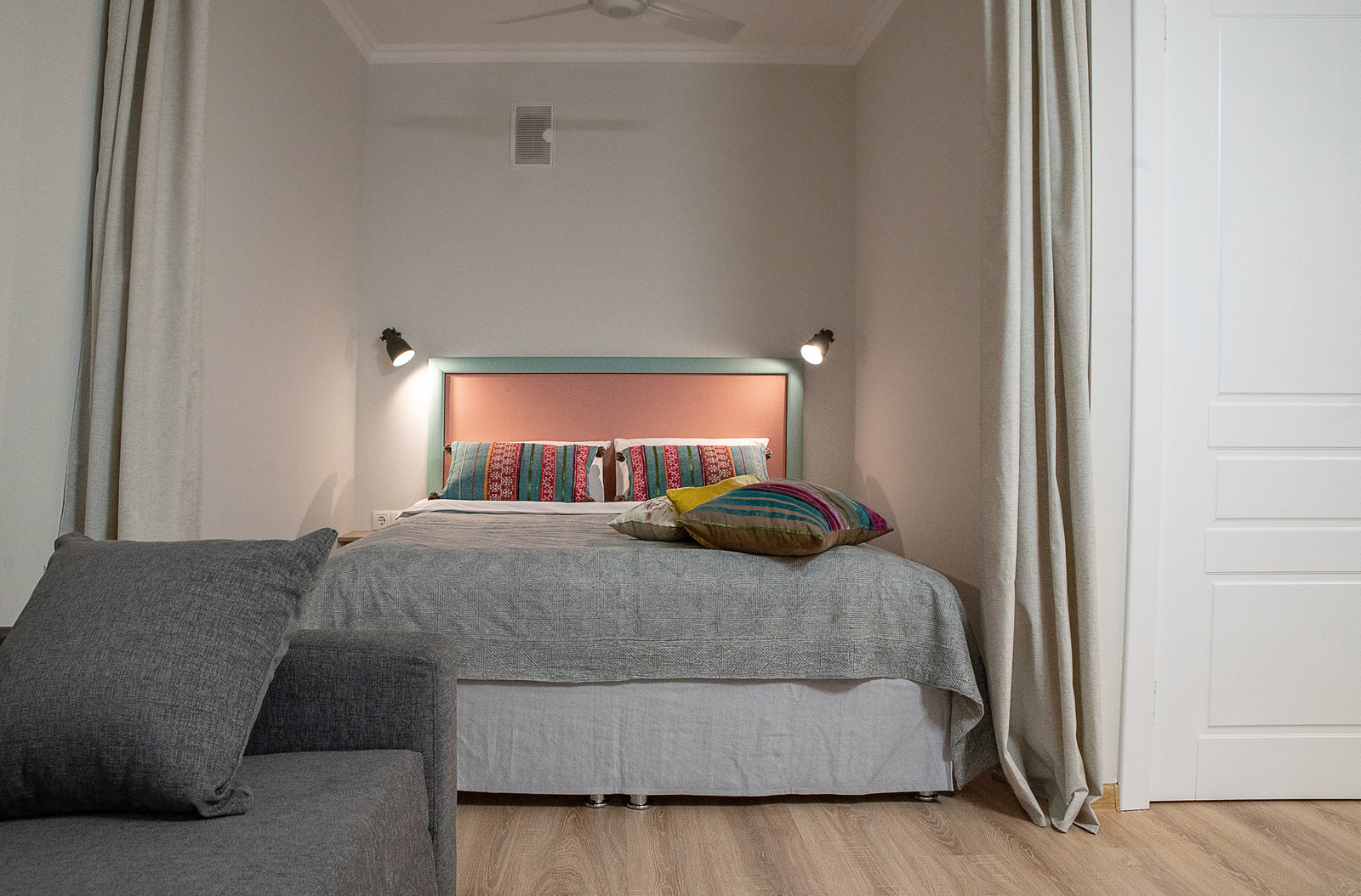 Обложка альбома: Жилая Комната