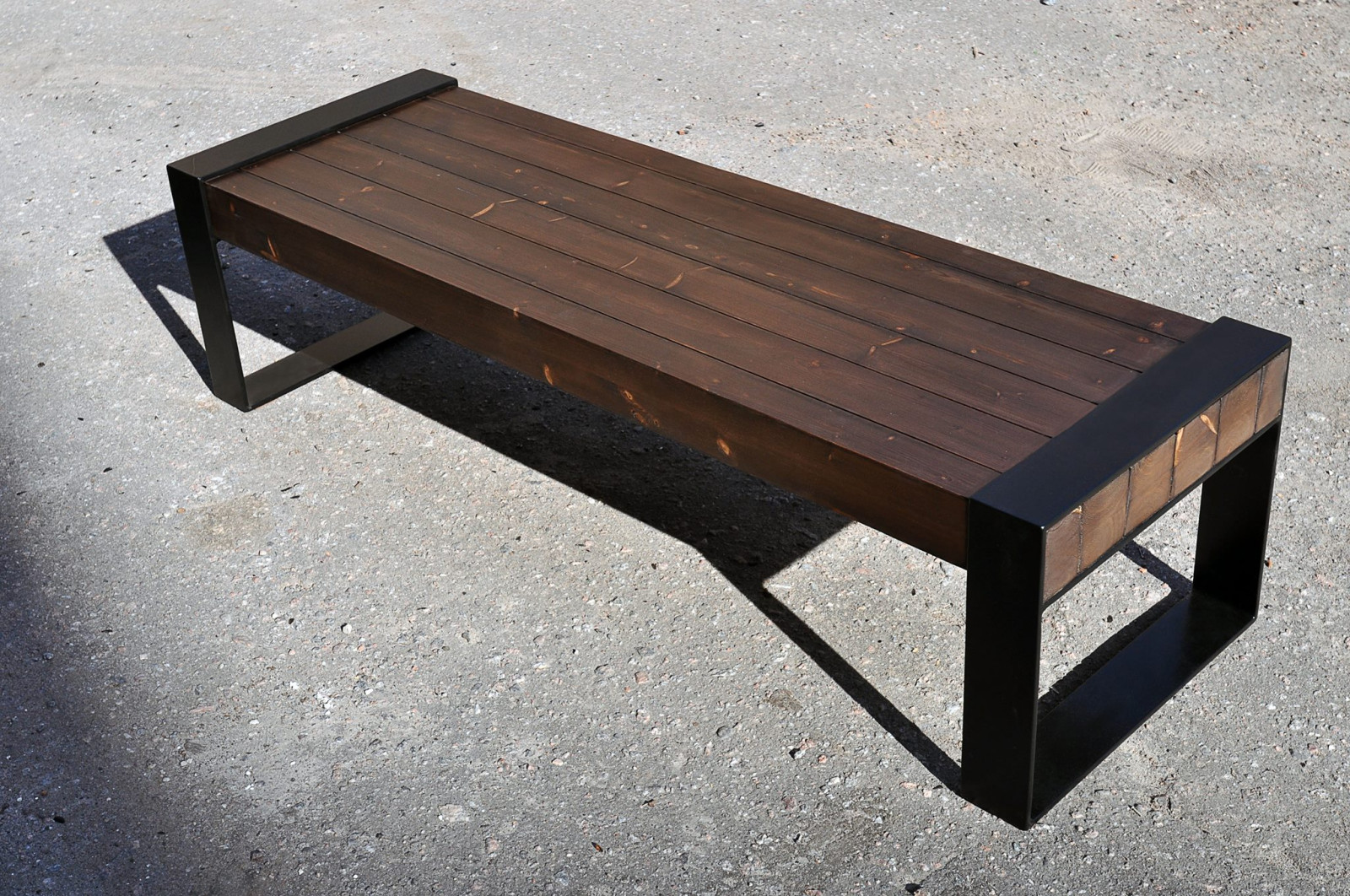 Скамейка в индустриальном стиле "Benchy"