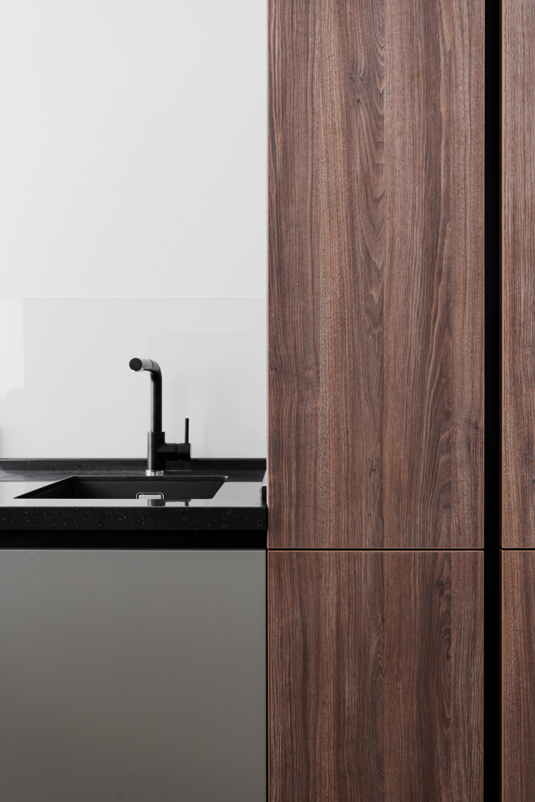 Houzz тур: Монохромная квартира для юриста в Екатеринбурге