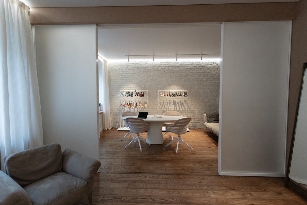 Межкомнатная раздвижная перегородка R1200 raumplus в комнату