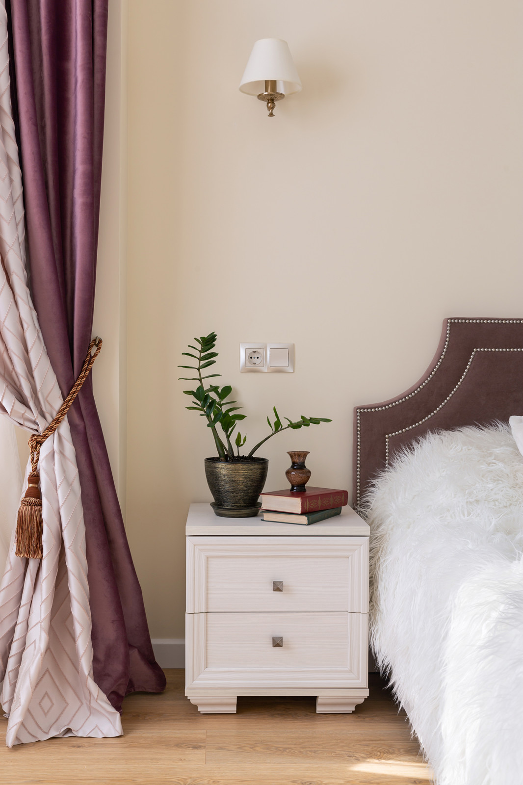 Квартира для родителей с натяжными потолками