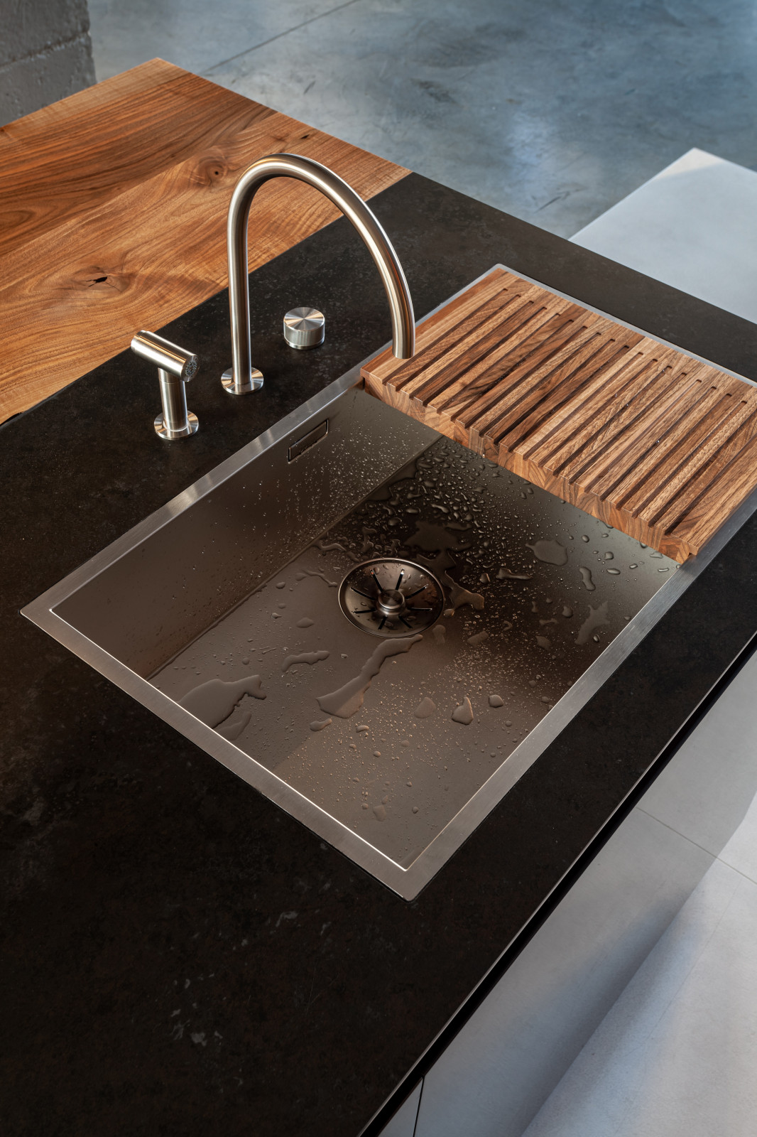 ПРОЕКТ КУХОННОГО ПРОСТРАНСТВА UNIQPLACE SHOWROOM