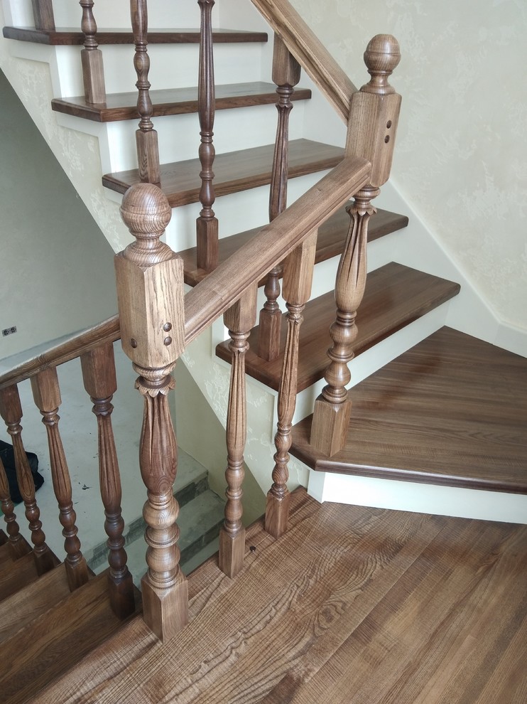 Лесница из ясеня