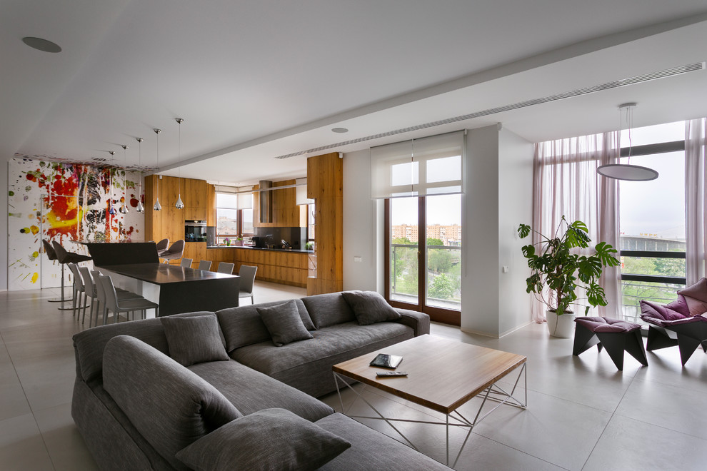 On the verge of illusion