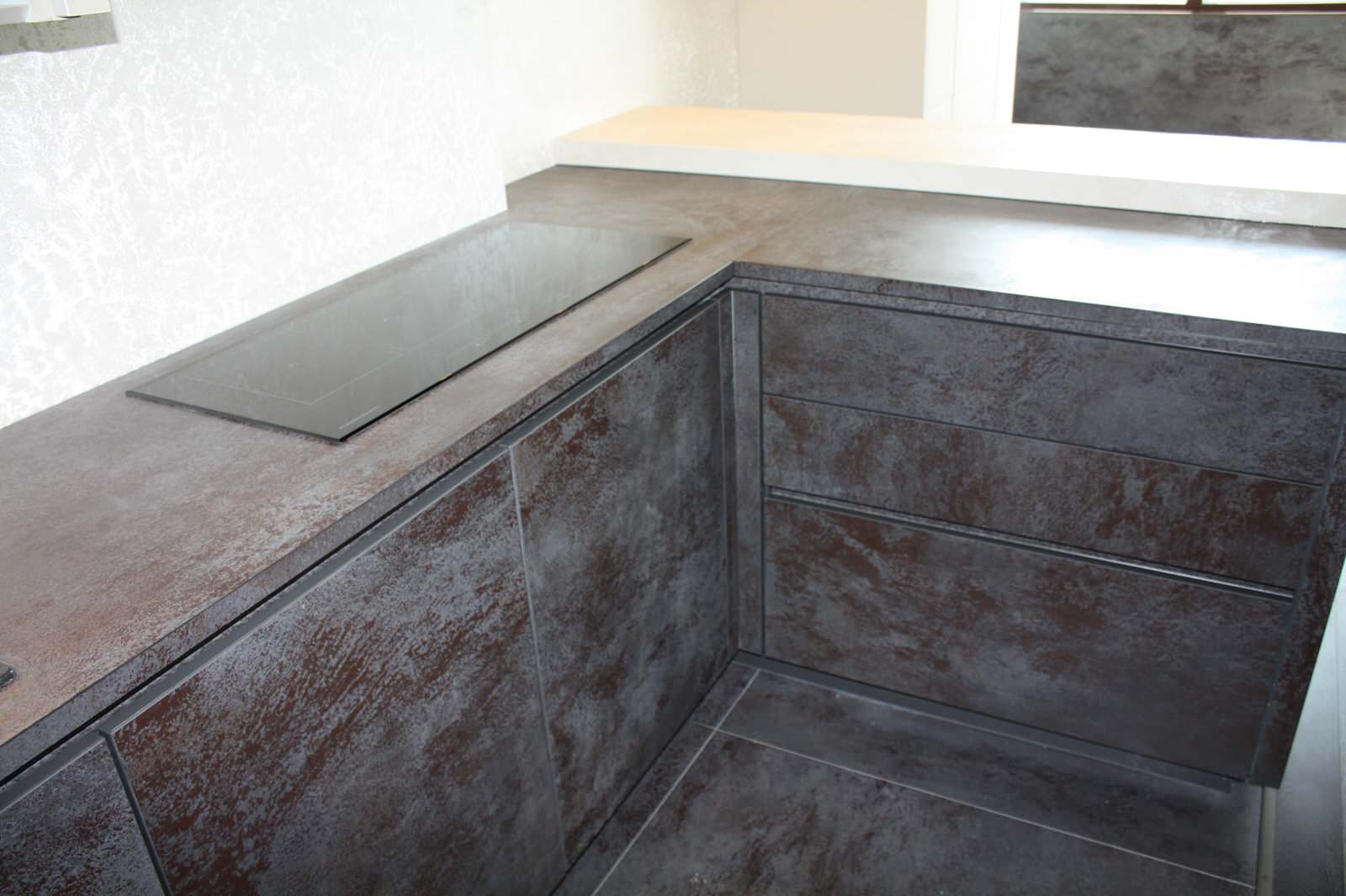 Кухня из широкоформатного керамогранита