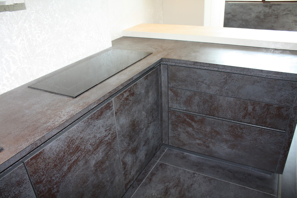 Кухня из широкоформатного керамогранита