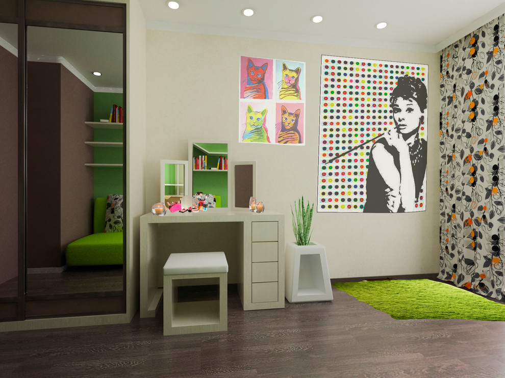 Комната молодой девушки с кошкой