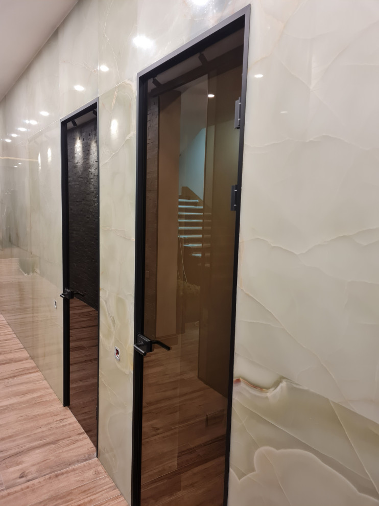 Стеклянные двери