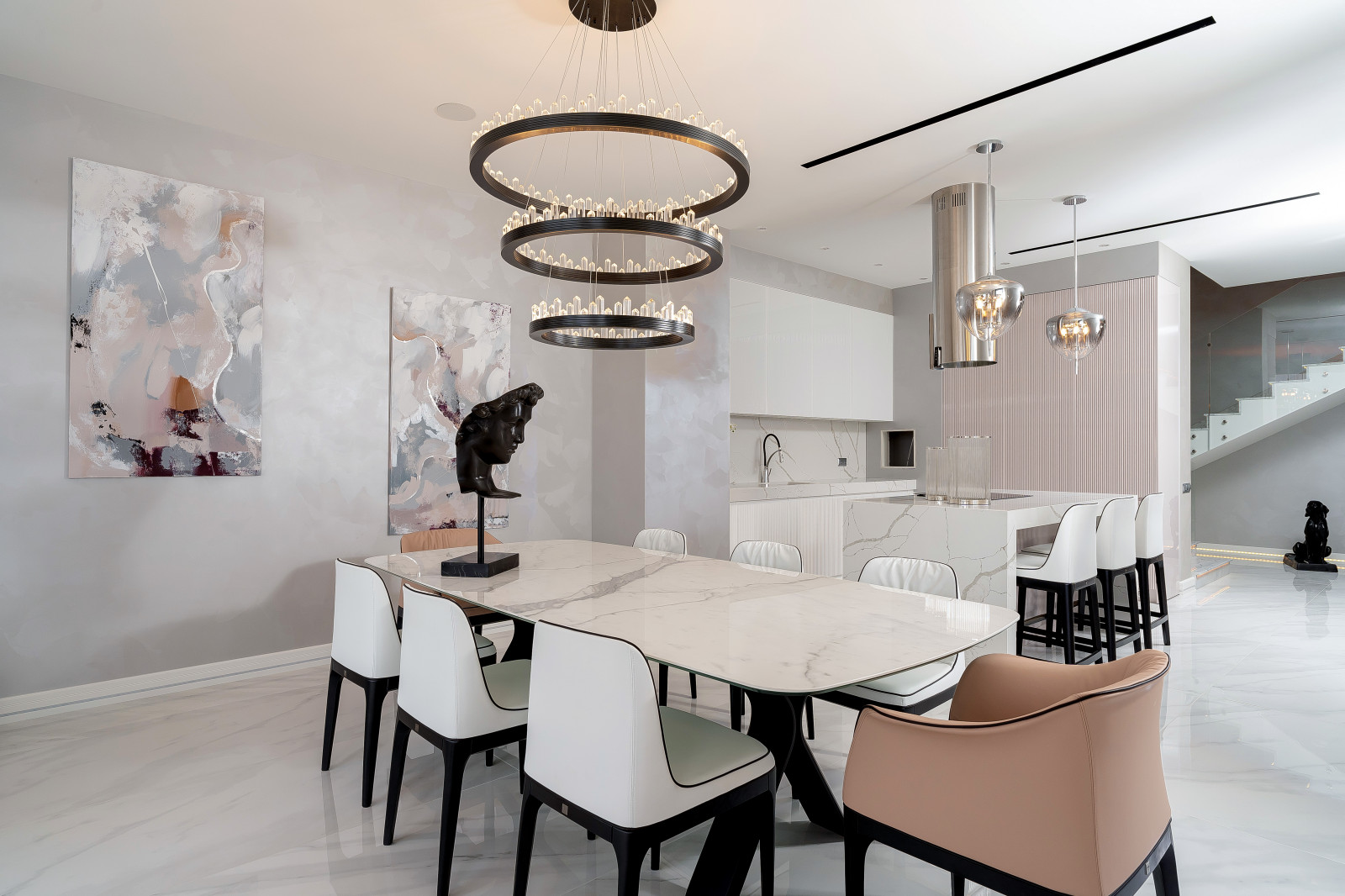 Стол фиксированный STILL и стулья MIVIDA