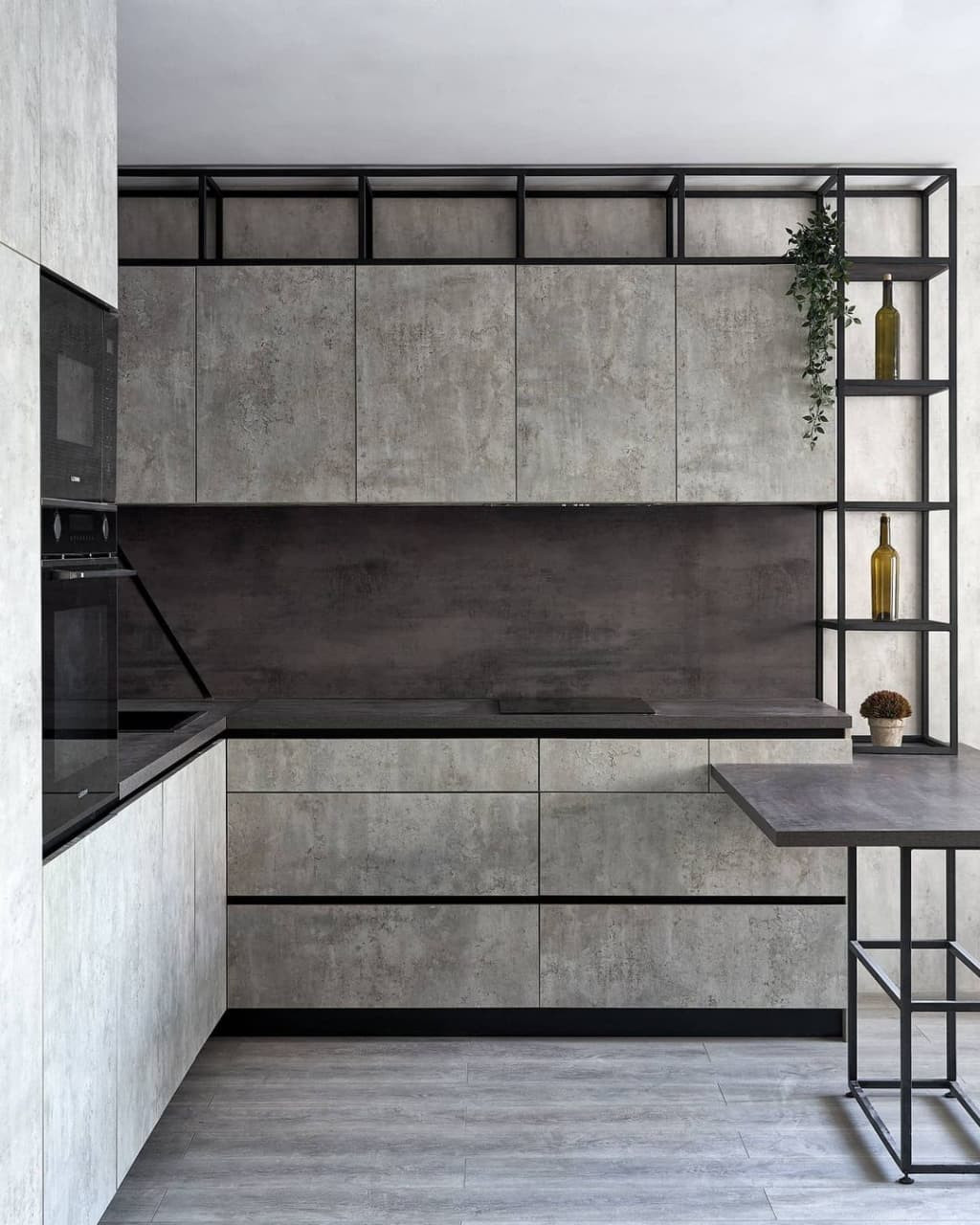 Дизайнерская угловая кухня серого цвета в стиле лофт с барной стойкой