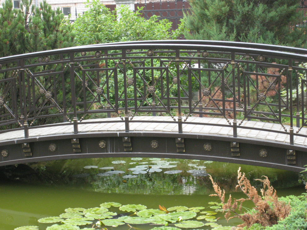 Мостик в классическом стиле