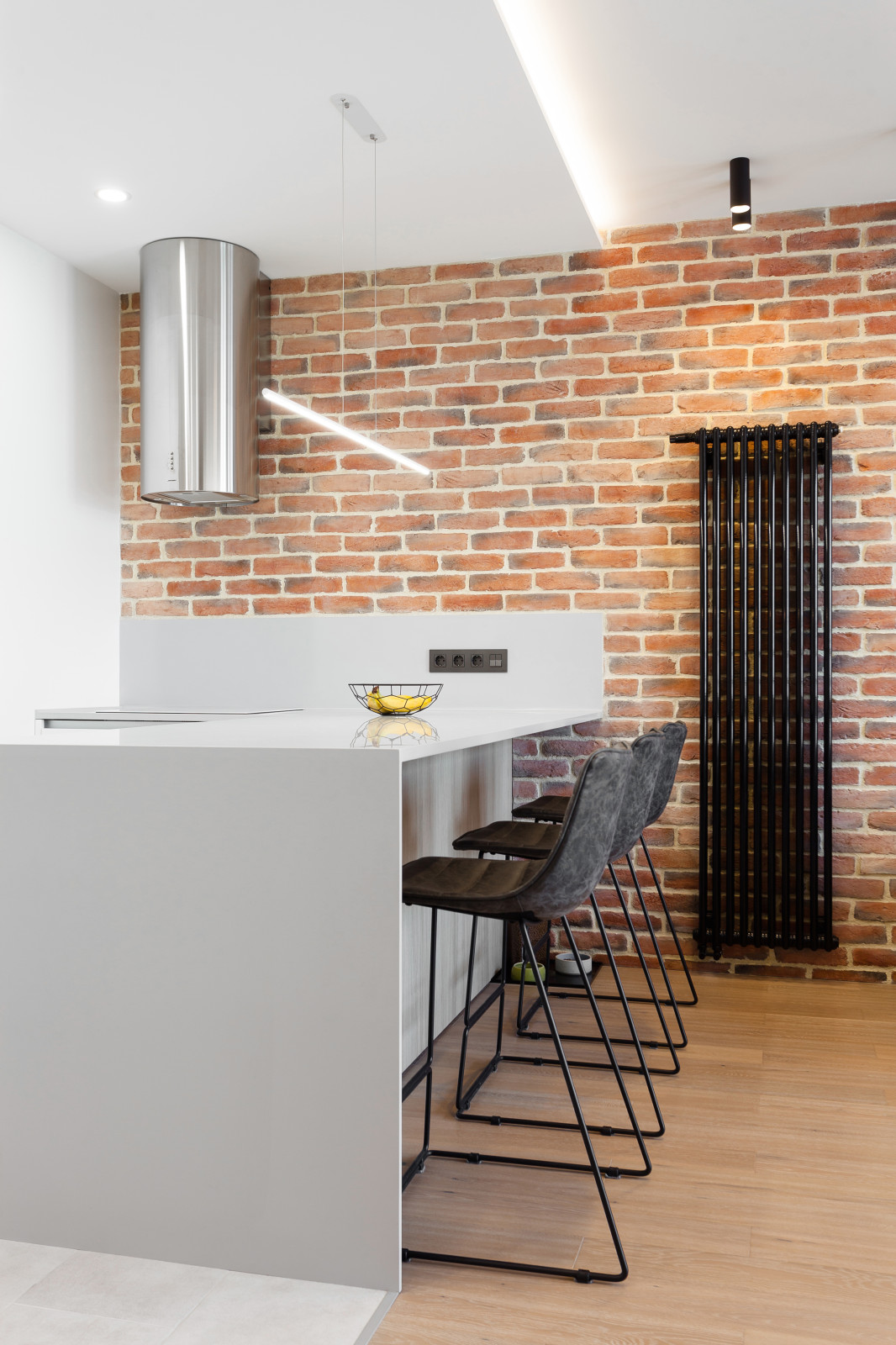 Сканди + лофт = уютная квартира для молодой семейной пары