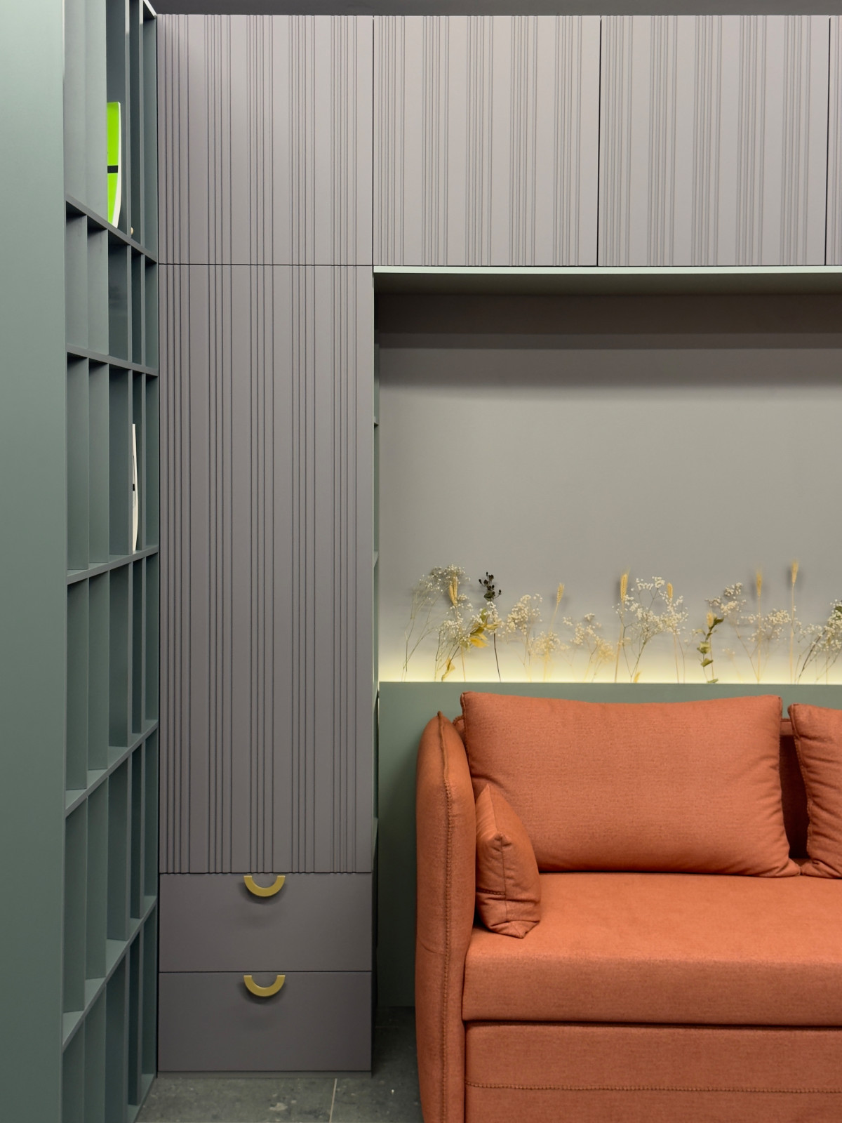 П-образный шкаф в шоуруме