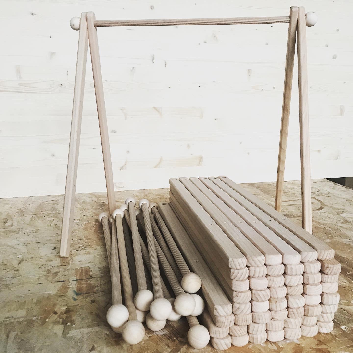 Обложка проекта: 14 комплектов детских стоек-тренажёров