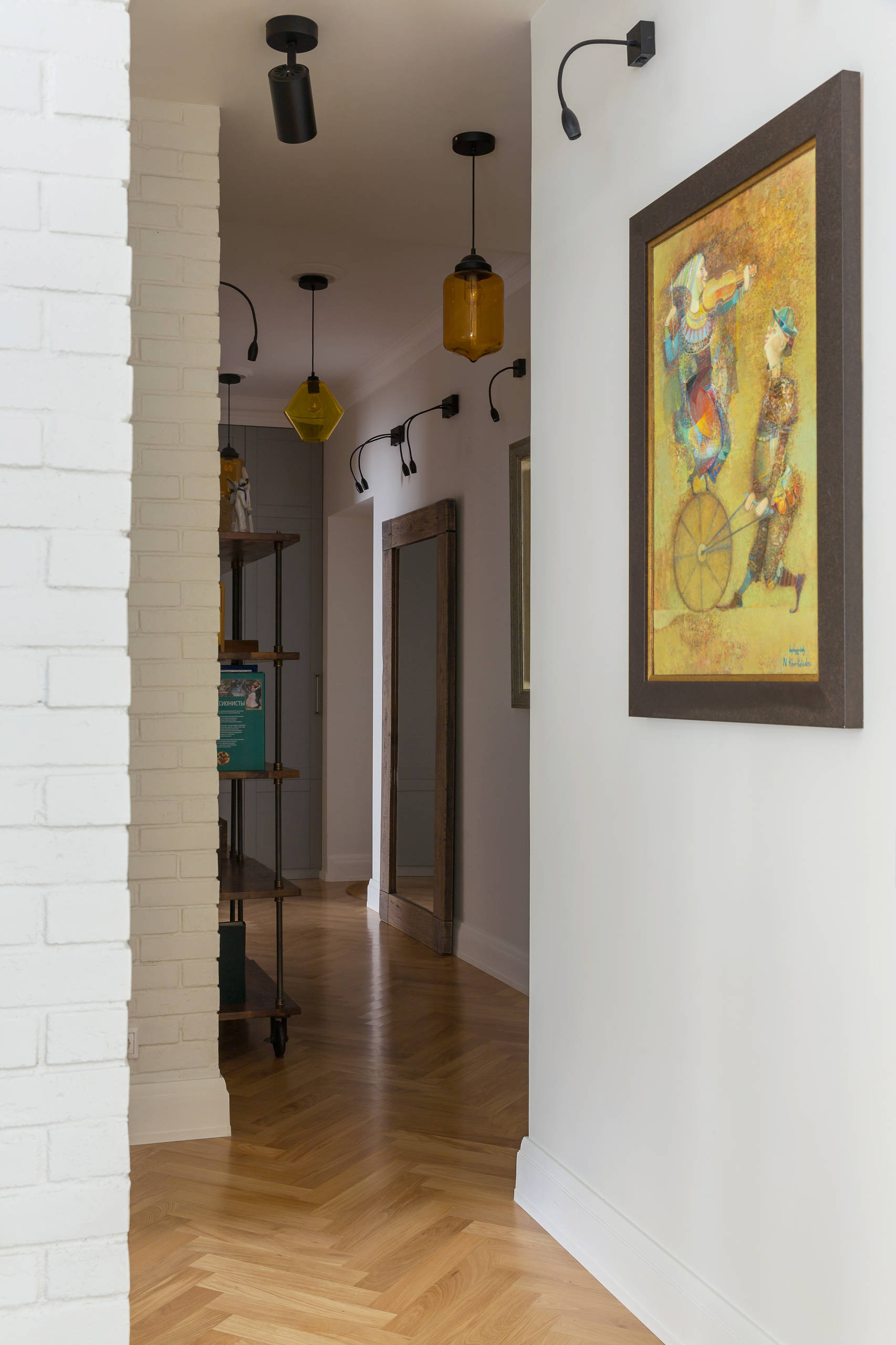 В гостях: Грузинские картины и бабушкина мебель в «сталинке»