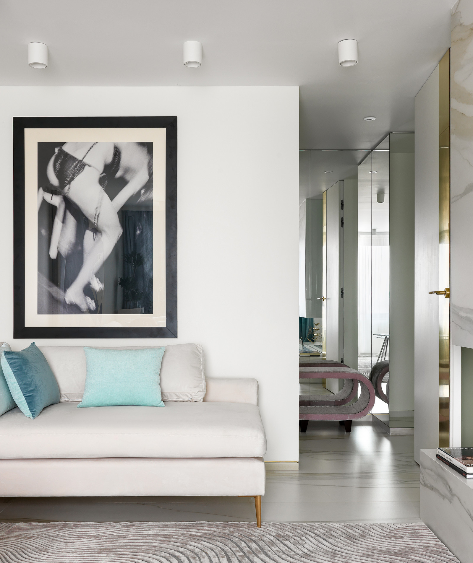 Зеркальная квартира