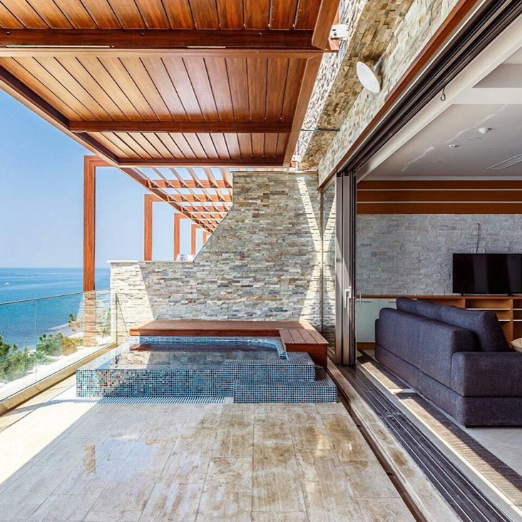 Обложка проекта: Джакузи на террасе