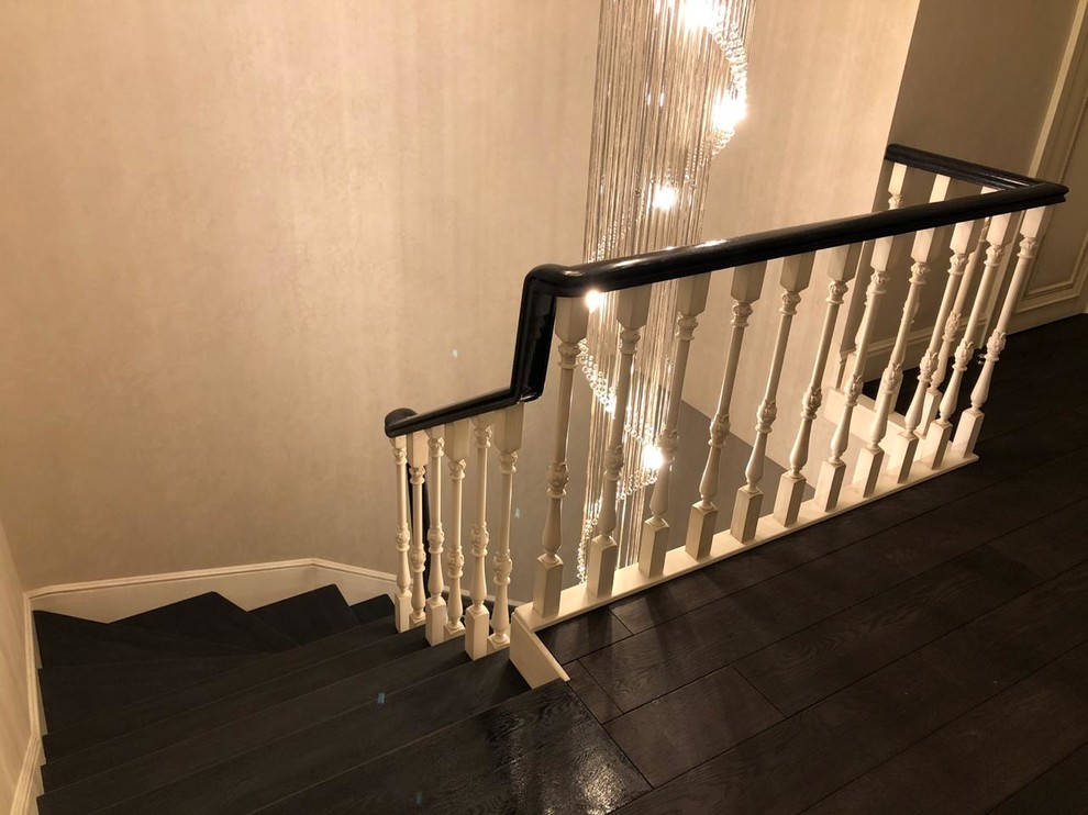 Лестница из дуба в лофте