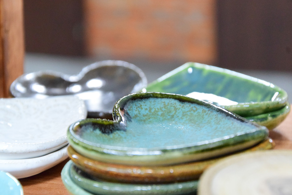 Портрет: Минимализм в глине от Ceramic Forest