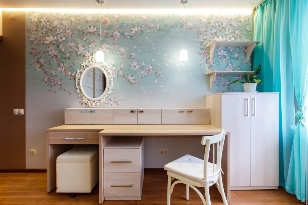 Бирюзовая спальня для молодой девушки.