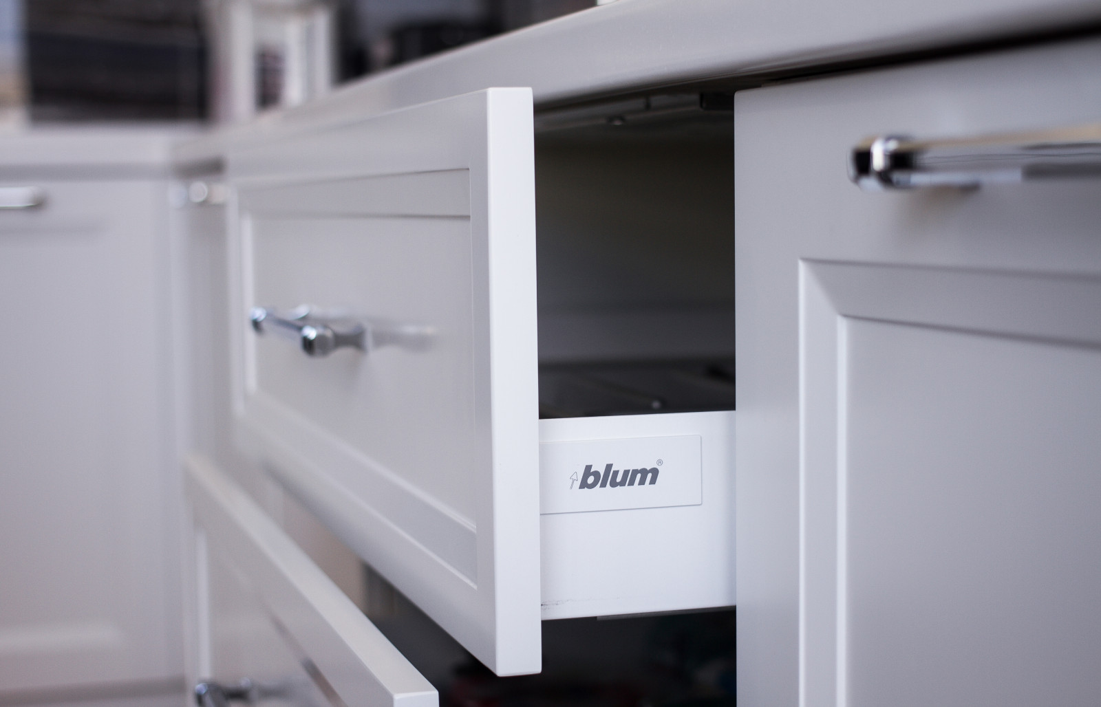 Белая кухня "Лира" в Москве