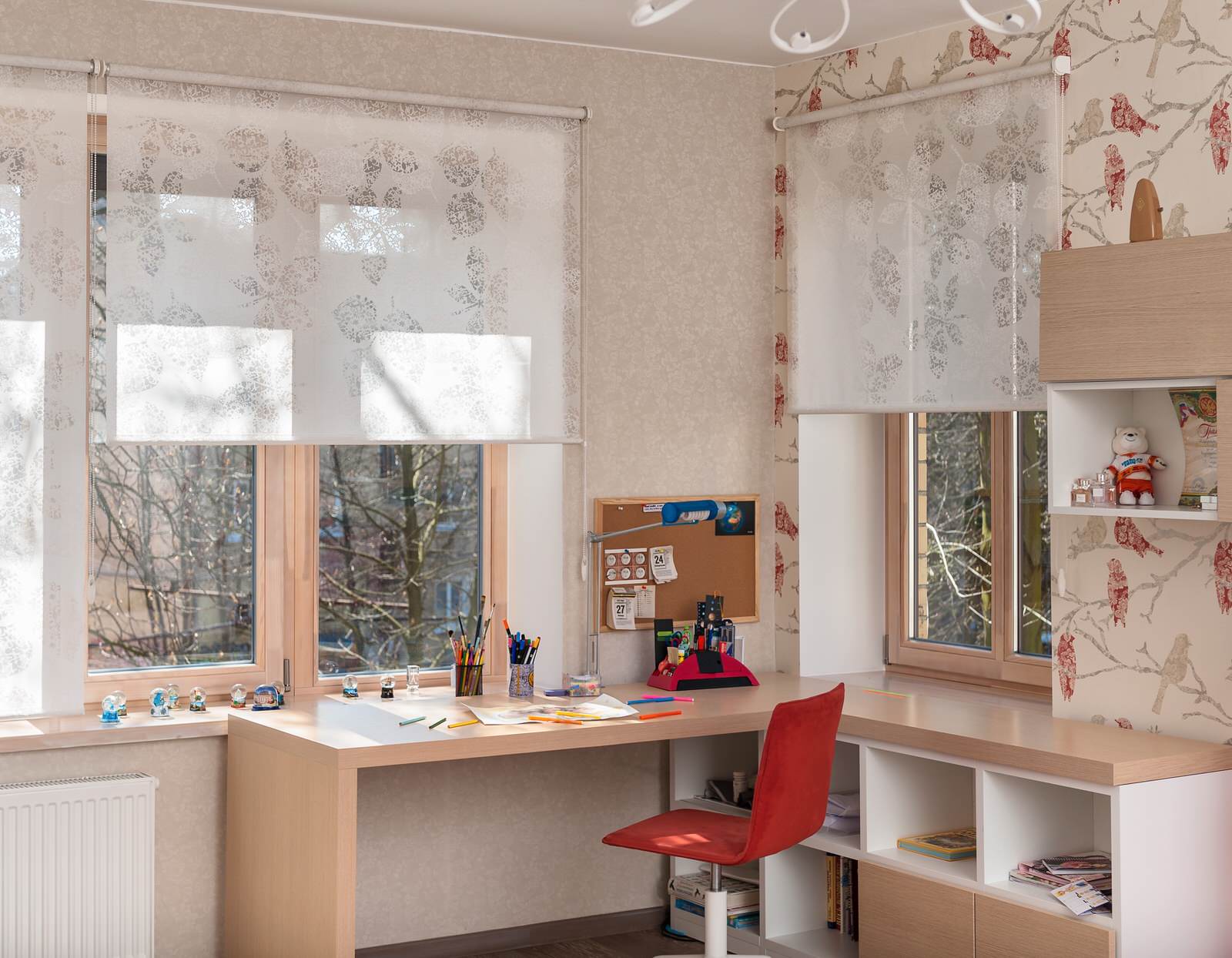 Яркий серый