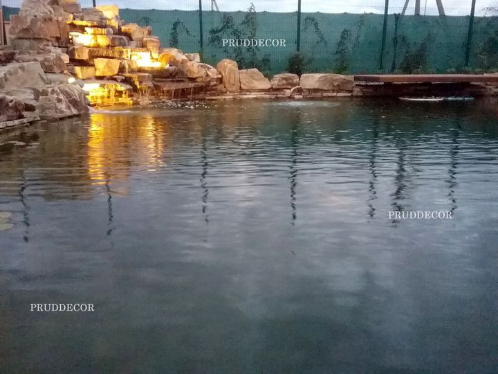 Искусственный пруд