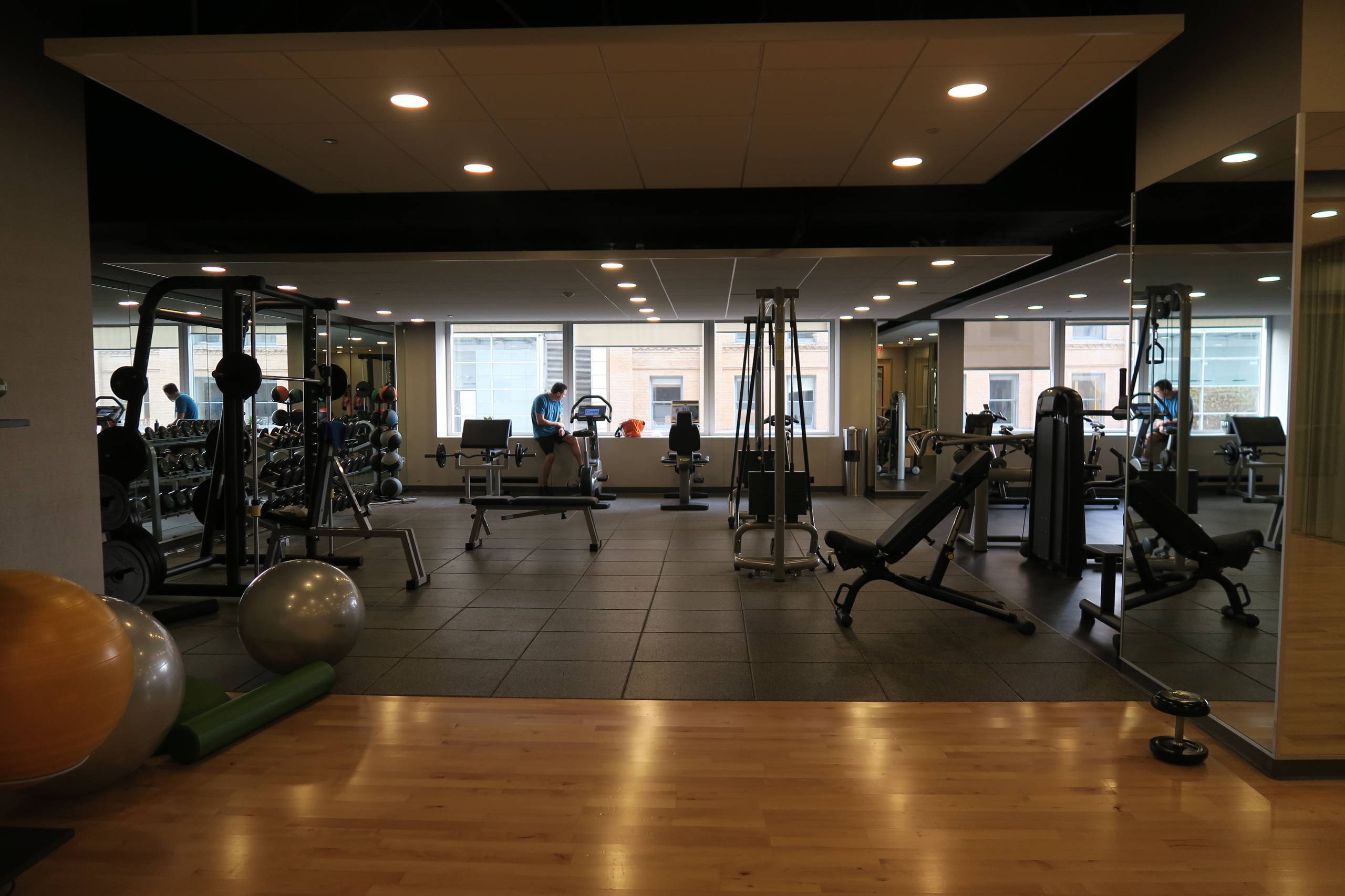 Личный опыт: Небоскреб в США, из которого нет нужды выходить